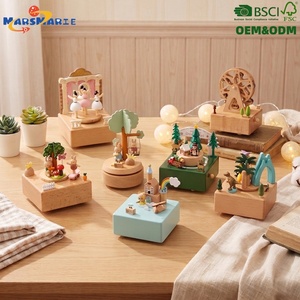Nuova Scatola Musicale in Legno con 15 Temi Personalizzabili, Serie Trenino Miniatura e Ruota Panoramica Girevole Meccanica a Carica Manuale, Giocattolo <span class=keywords><strong>per</strong></span> Bambini - Product Image 1