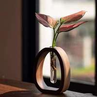 Vase à fleurs décoratif compact vintage haut de gamme en bois de noyer Art Déco pour plantes vertes de bureau et hydroponie