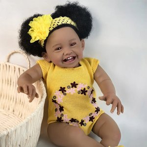 Souriant peau noire nouveau-né corps en Silicone souple <span class=keywords><strong>60cm</strong></span> poupée <span class=keywords><strong>Reborn</strong></span> réaliste vrai bébé fille cadeau - Product Image 1