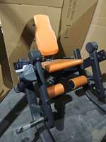 Máquina de extensión de piernas SK Commercial con carga de placas para aislamiento de cuádriceps, equipo de entrenamiento de fuerza para gimnasios y centros de fitness