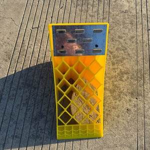 射出成形ハンドル付き車輪止め - Product Image 2