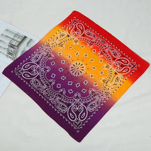 Lote a granel <span class=keywords><strong>bandanas</strong></span> de algodón al por mayor opciones de color sólido o patrón bufanda cuadrada grande logotipo bordado personalizado estilo hip hop - Product Image 3