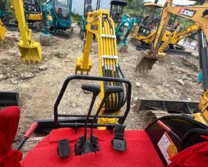 Mini pelle d'occasion japonaise 1 tonne 2 tonnes Komatsu PC20MR Petite pelle Komatsu PC20MR pour le travail des terres agricoles avec EPA - Product Image 2