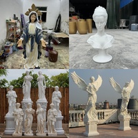 Stilvolle Hip-Hop-Bären-Skulptur aus Harz, Farbenfrohe Streetwear-Bären-Kunstfigur mit Strickmütze für Innenräume