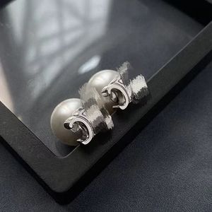 Pendientes Coreanos de Gran Venta para 2026 con Perlas de Triunfo, Pendientes de Botón de Lujo en Aleación de Cobre, Ecológicos, Venta al por Mayor B2B - Product Image 2