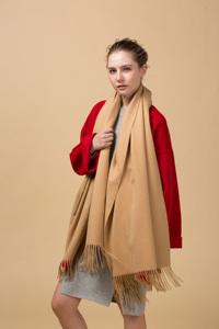 ผ้าพันคอแคชเมียร์ผสมขนแกะเมอริโนแบบยาวสำหรับผู้หญิง ผลิตตามสั่งขายส่ง ระบายอากาศได้ดี เหมาะสำหรับการเดินทางและใช้ในชีวิตประจำวัน - Product Image 2