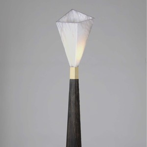 โคมไฟตั้งพื้นแบบมินิมอล ไฟ LED โคมแก้ว ฐานไม้ สไตล์นอร์ดิก โคมไฟห้องนั่งเล่น - Product Image 1