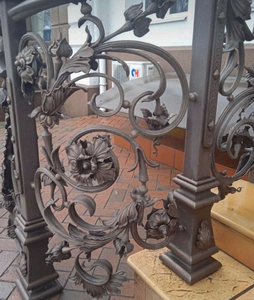 Rampe d'escalier en fer forgé personnalisée à motifs floraux, balustrade décorative en métal, panneau de garde-corps de luxe pour balcon intérieur et extérieur - Product Image 1