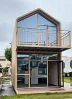 Capsule spatiale urbaine haut de gamme en acier préfabriqué, maison mobile au design triangulaire, villa/appartement moderne de luxe avec chambre et salon