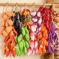 Guirlande artificielle de légumes en mousse (poivron, aubergine, pomme de terre, ail) pour décoration murale de cuisine style ferme