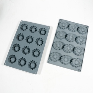 แม่พิมพ์ซิลิโคนสำหรับทำขนมเค้ก ดอกเดซี่ เจลลี่ พุดดิ้ง ของหวาน ลูกอม ช็อกโกแลต ปลอดภัยสำหรับเตาอบ เป็นมิตรกับสิ่งแวดล้อม ขายส่ง มากกว่า 20 ชิ้น - Product Image 1