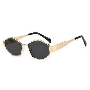 Gafas <span class=keywords><strong>de</strong></span> <span class=keywords><strong>Sol</strong></span> Cuadradas <span class=keywords><strong>de</strong></span> Metal a la Moda con Protección UV al por Mayor Baratas con Gradiente para Mujer y <span class=keywords><strong>Hombre</strong></span> - Product Image 1