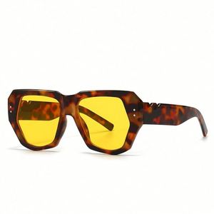Gafas de Sol de Lujo Personalizadas con Logotipo, Retro, con Forma de Mariposa, Protección UV400, Estilo Ojo de Gato, Extra Grandes, para Mujer - Product Image 4