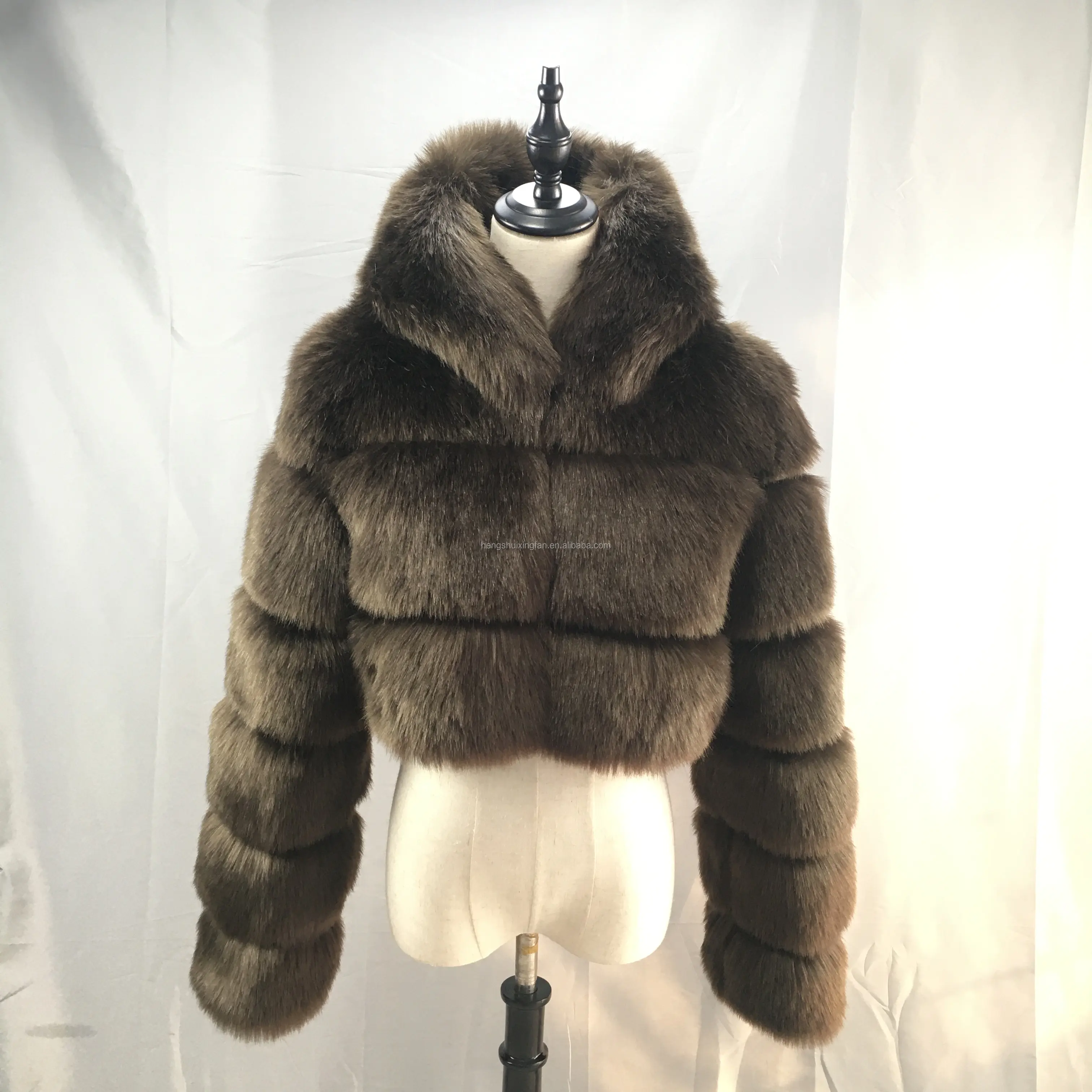 New Lady Artificial Fur Outwear Faux Fox Fur Overcoat with Hood Fake Faux Fur Coat Women