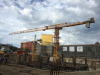 XGW100-16S 16 Ton Self Erecting Tower Crane Sistem Pengangkat Hidrolik Gearbox Motor Bearing untuk Proyek Konstruksi Skala Besar