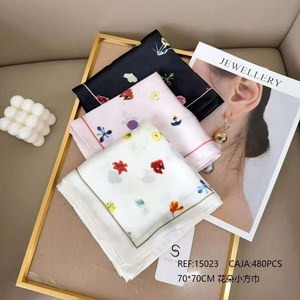 Foulard Quadrato Floreale 70x70cm Ricamato, Accessorio Moda Donna - Product Image 1