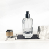 Atomiseur de parfum de luxe personnalisé 50 ml, flacon en verre avec pompe pulvérisatrice, forme rectangulaire unique