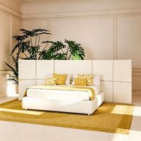 Italienisches Lederbett mit hohem Flügelkopfteil, weiches Bett, modernes Villenschlafzimmer, Kingsize-Stoffbettgestell, hohes Heimbett
