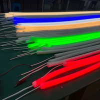 Tube LED en silicone néon flexible 360 bleu glace, tube LED Pixal flexible néon 360 degrés, tubes LED répétitifs blancs 360 °   Lumière néon RVB