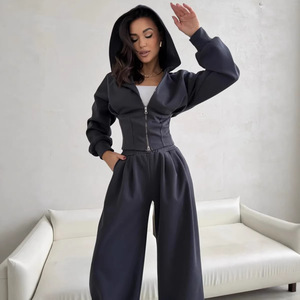 Completo da <span class=keywords><strong>donna</strong></span> primaverile casual in tinta unita con felpa con cappuccio e zip, pantaloni lunghi larghi con coulisse in vita, 2 pezzi, 100% nylon - Product Image 6