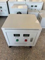 Transformateur 220V 230V 380V 400V 50Hz 60Hz à enroulement en cuivre avec affichage de la tension d'entrée et de sortie