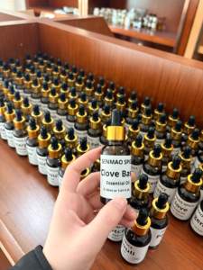 Huile Essentielle de Clou de Girofle et de Basilic 100% Pure et Naturelle en Gros pour Soins de la Peau, Massage Corporel et Fabrication de Bougies - Product Image 6