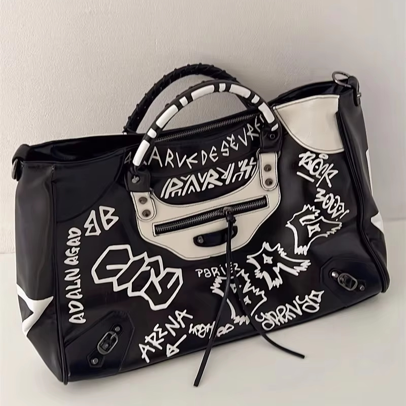 Vintage Y2k Shoulder Bag Woman in Vintage Chic Designer Graffiti