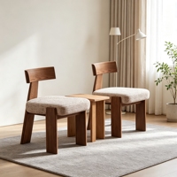 Chaise de salle à manger moderne et minimaliste en bois massif de caoutchouc avec assise vert sauge, dossier bas et patins métalliques argentés – Vente en gros pour restaurants