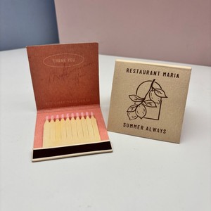 Cajas de cerillas personalizadas con diseño de logotipo, cerillas en caja con cabezas blancas, impermeables y resistentes al viento, estilo moderno para uso doméstico. - Product Image 2