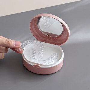 Estuche Invisible para Retenedores Dentales, Caja de Almacenamiento Portátil para Correctores de Dientes, Soporte para Dentaduras Postizas con Espejo - Product Image 1