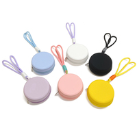 Vente en gros d'étuis de rangement pour sucettes en silicone personnalisés avec des personnages de dessins animés pour sac à couches, sans BPA, étui souple pour sucettes