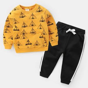 Ensemble de survêtements en coton pour garçons, à manches longues et pantalon long, avec motifs de dessins animés colorés, vente en gros - Product Image 4
