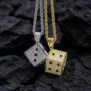 <span class=keywords><strong>Collana</strong></span> con Ciondolo a Dado Iced Out da <span class=keywords><strong>Uomo</strong></span> in Rame con Zirconi Cubici, Colore Oro e Argento, Gioielli Hip Hop, Accessori Moda - Product Image 1
