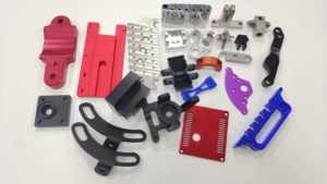 Pièces d'assemblage de haute qualité, services d'usinage CNC, tour de suspension avant en aluminium personnalisée pour RC - Product Image 6