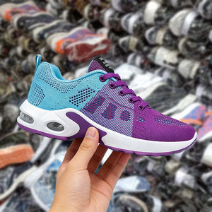 Liquidation de chaussures neuves en lots : Sandales pour femmes, baskets pour hommes et enfants – Vente en gros à prix réduits - Product Image 1