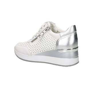 Sneakers Morbide da Donna Cinzia Bianche e Argento con Chiusura a Zip e Dettagli Traforati - Product Image 2