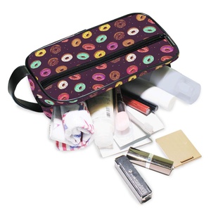 Bolsa de Maquillaje Cosmética con Cierre, Impermeable, Portátil, de Gran Capacidad, con Diseños de Donuts, a Precio Económico - Product Image 5