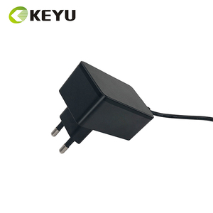 Adattatore di Alimentazione CE con <span class=keywords><strong>Spina</strong></span> Europea 12V 2.0A, Alimentatore AC/DC <span class=keywords><strong>12</strong></span> <span class=keywords><strong>Volt</strong></span> 2 Ampere 24W per Telecamera di Sicurezza CCTV - Product Image 3