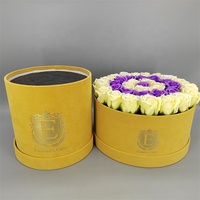 Kotak Kaku Mewah Berbahan Beludru Motif Bunga Baru dengan Lapisan UV & Embossing, Kemasan Hadiah Bunga Bulat Warna Kuning untuk Florist