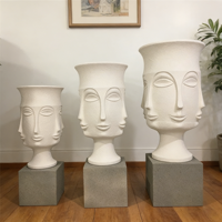 Vase de sol en céramique abstrait en forme de tête humaine - Blanc, écologique, durable, pièce décorative artistique pour mariage et usage commercial
