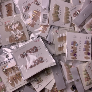 Pretty Nail Lucky Bag EYL, <span class=keywords><strong>Uñas</strong></span> Postizas <span class=keywords><strong>de</strong></span> Lujo con Certificación CE, Forma <span class=keywords><strong>de</strong></span> Almendra, Cobertura Completa, 10 Piezas, Hechas a Mano - Product Image 4