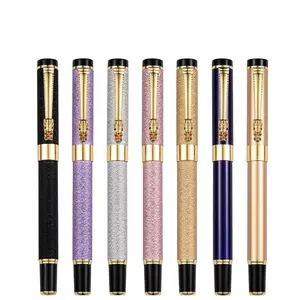 Nouveau design de stylo plume de luxe en métal doré à clip Dragon stylo plume Vip pour cadeau de bureau avec logo personnalisé