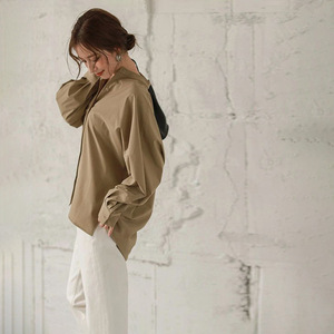 Blus Lengan Kelelawar Longgar Musim Semi Musim Gugur Kemeja Kasual Belahan Samping Kerah Berdiri Wanita Atasan Crop Wanita Gaya Korea Kantor Sehari-hari - Product Image 3