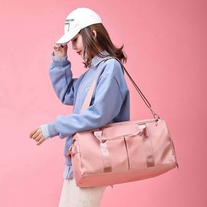 Sac de sport grande capacité, sac de sport humide et sec, sac de voyage imperméable en nylon avec compartiment à chaussures - Product Image 3