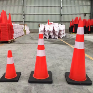 Vente en gros de cônes de signalisation réfléchissants en PVC de 45/40/75/90 degrés, base de 28/36 pouces, pour la sécurité routière et la construction - Product Image 1