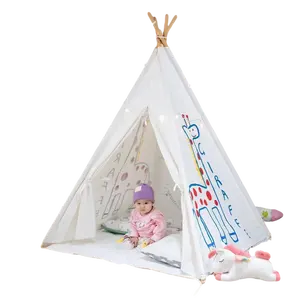 白色卡通长颈鹿儿童印度帐篷，涤纶帆布数码印花，可定制花朵