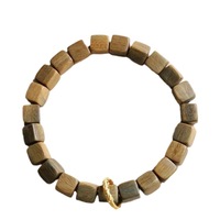 Bracelet en Bois de Santal Vert Naturel à Perles Carrées Fait Main, Bijou Poli Style Oriental Unisexe, Accessoire de Mode Chine