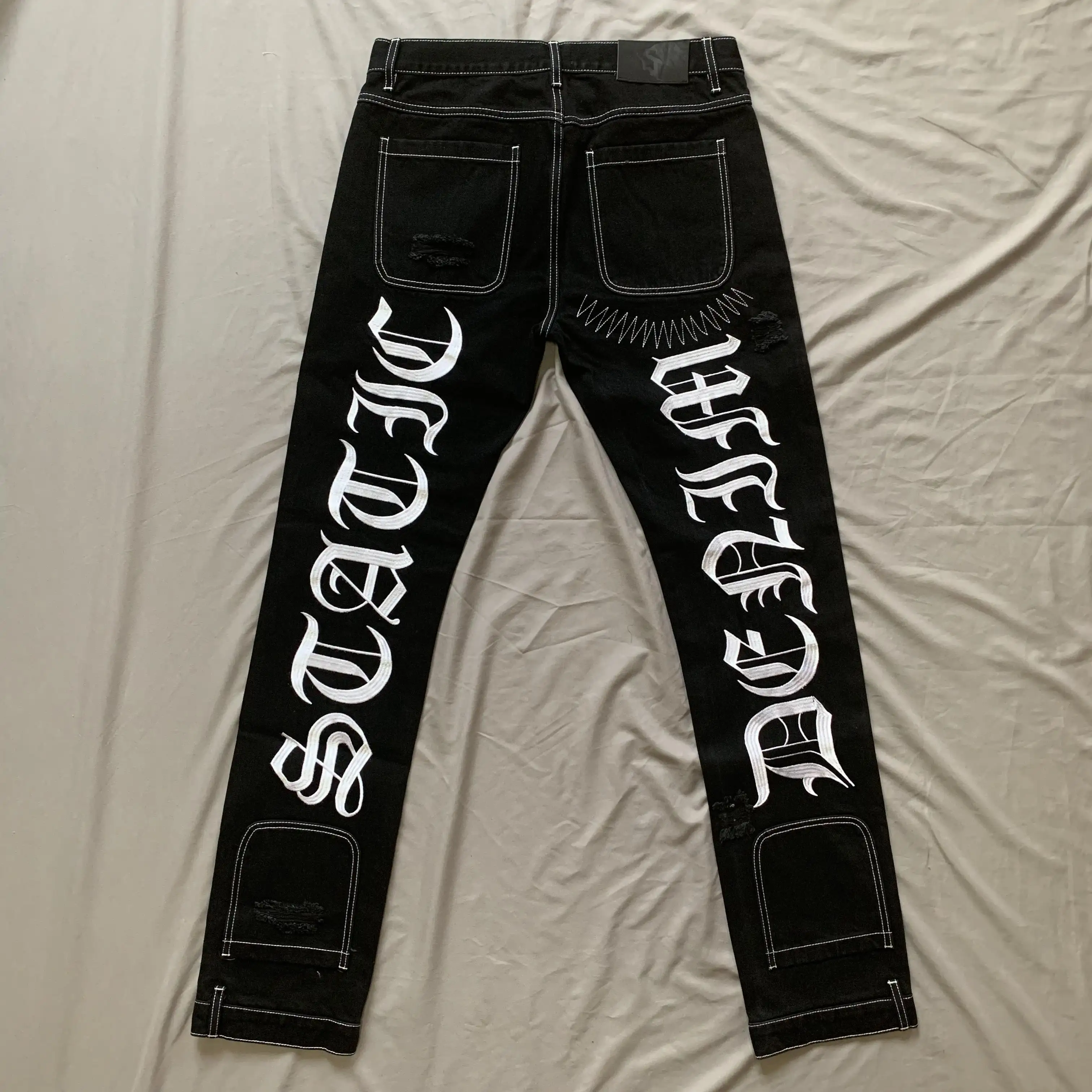 Джинсы DENIMGUYS с вышивкой вверх дном, черный дизайн, собственный логотип на заказ, поставщик джинсов, Заводские производители, мужские джинсы