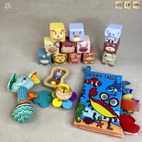 Ensemble de jouets sensoriels Montessori 5 en 1, livre en tissu en bois écologique, blocs de construction souples, hochets, ensemble cadeau pour tout-petits