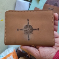 Portefeuille en cuir Pu, porte-monnaie gravé personnalisé en cuir imprimé boussole marron styliste porte-cartes portefeuille véritable étui de voyage couverture